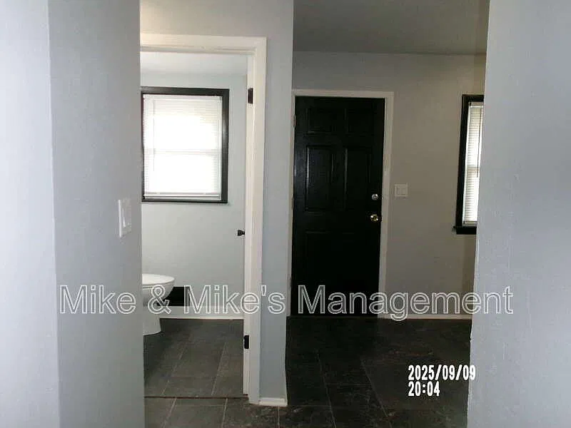3 bed, 1.5 bath, 1200 sqft, $1,595 — Photo 4