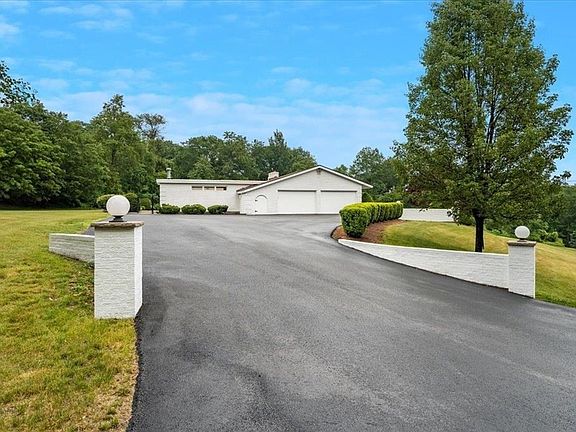 4th image of 67 Cider Mill Rd