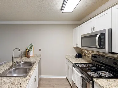 180 W Dublin Dr — photo 4