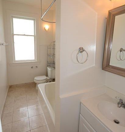 3rd image of 1201 Green St APT 3