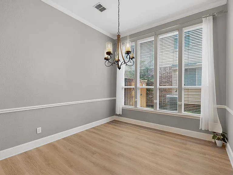 3513 San Paula Dr — Photo 9