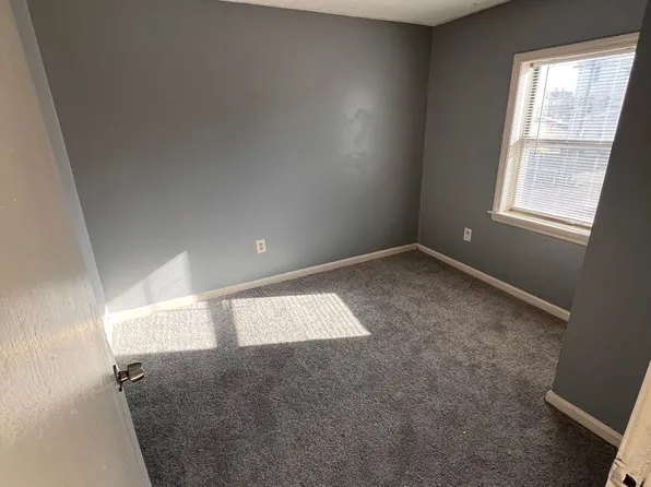 131-135 Spruce Street, 131-135 Spruce St #3, Manchester, NH 03103
