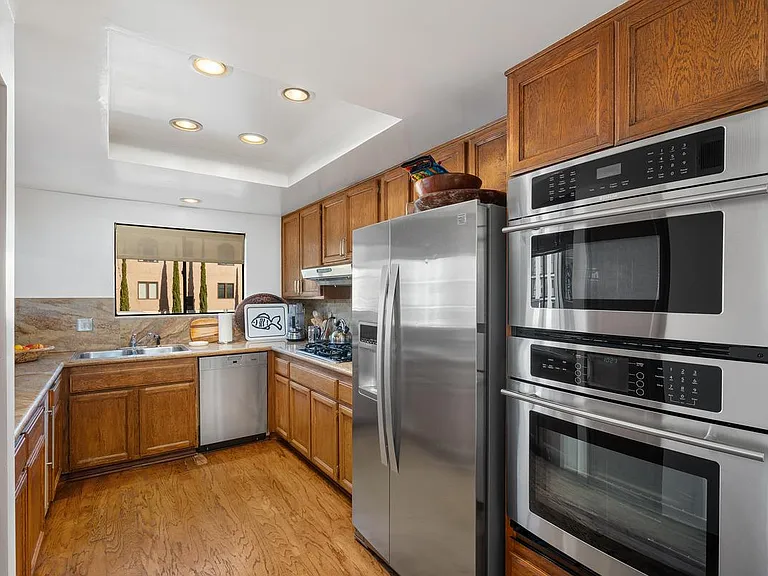 Kitchen, all stainless steel appliances
Miele dishwasher