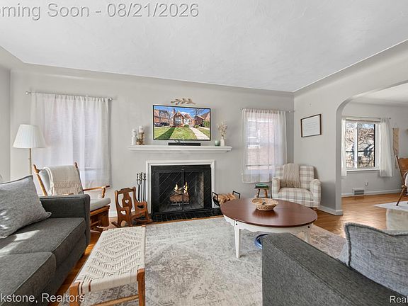 3rd image of 5928 Yorkshire Rd
