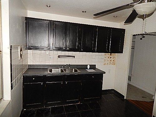 4th image of 2227 Hollis Dr