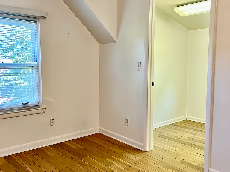 377 Hasbrouck Blvd — Photo 20