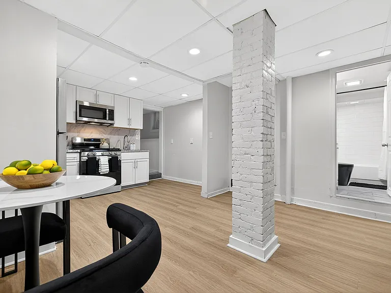 38 Moreland St #1 — Photo 5