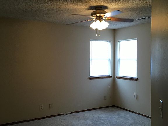 2nd Bedroom (very nice size) 