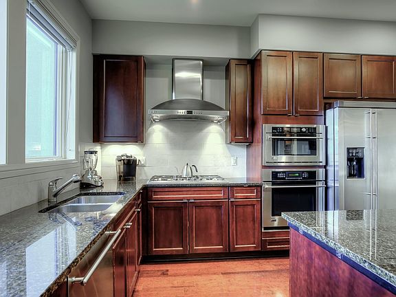 Kitchen with Gas Cooktop