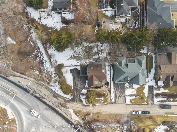 1064 Mohawk Rd, Burlington, ON L7T 3M6