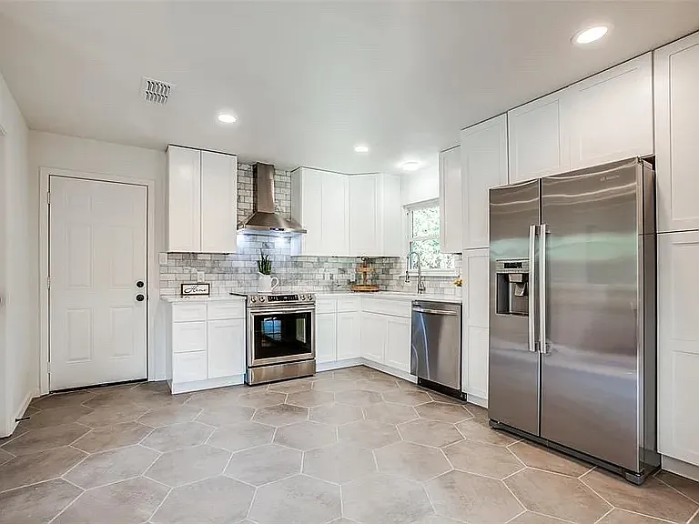 1220 Danville Dr — Photo 5