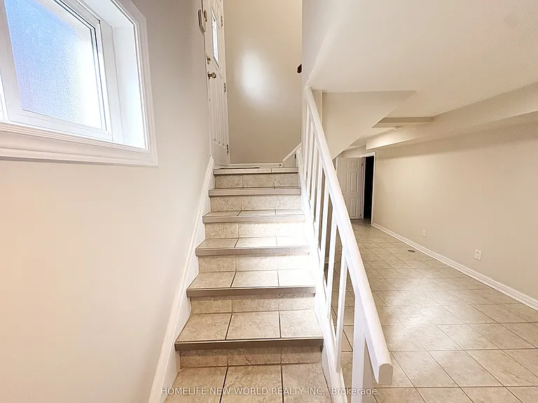 98 Newton Dr #BASEMENT — Photo 9