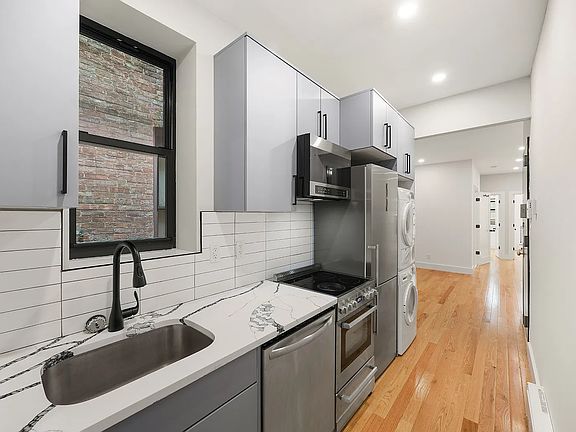 5th image of 323 E 93rd St APT 5W