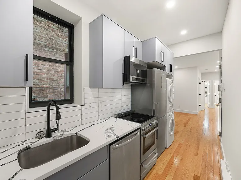323 E 93rd St #5W — Photo 5