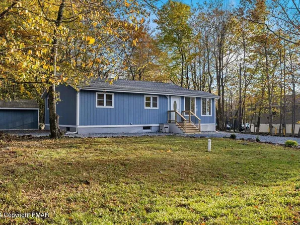 5003 Woodside Dr, Tobyhanna, PA 18466
