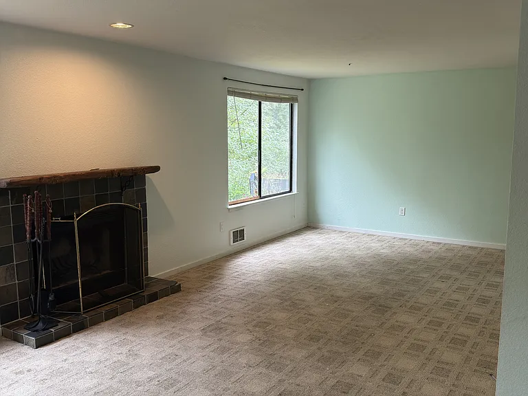 1249 SW 132nd Ln — Photo 3