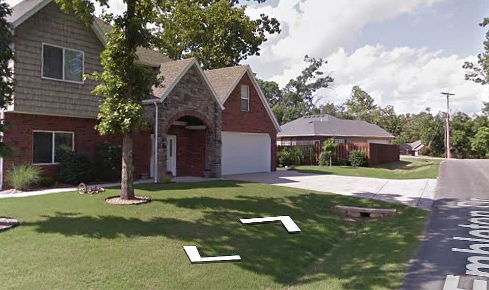 2nd image of 2 Embleton Cir
