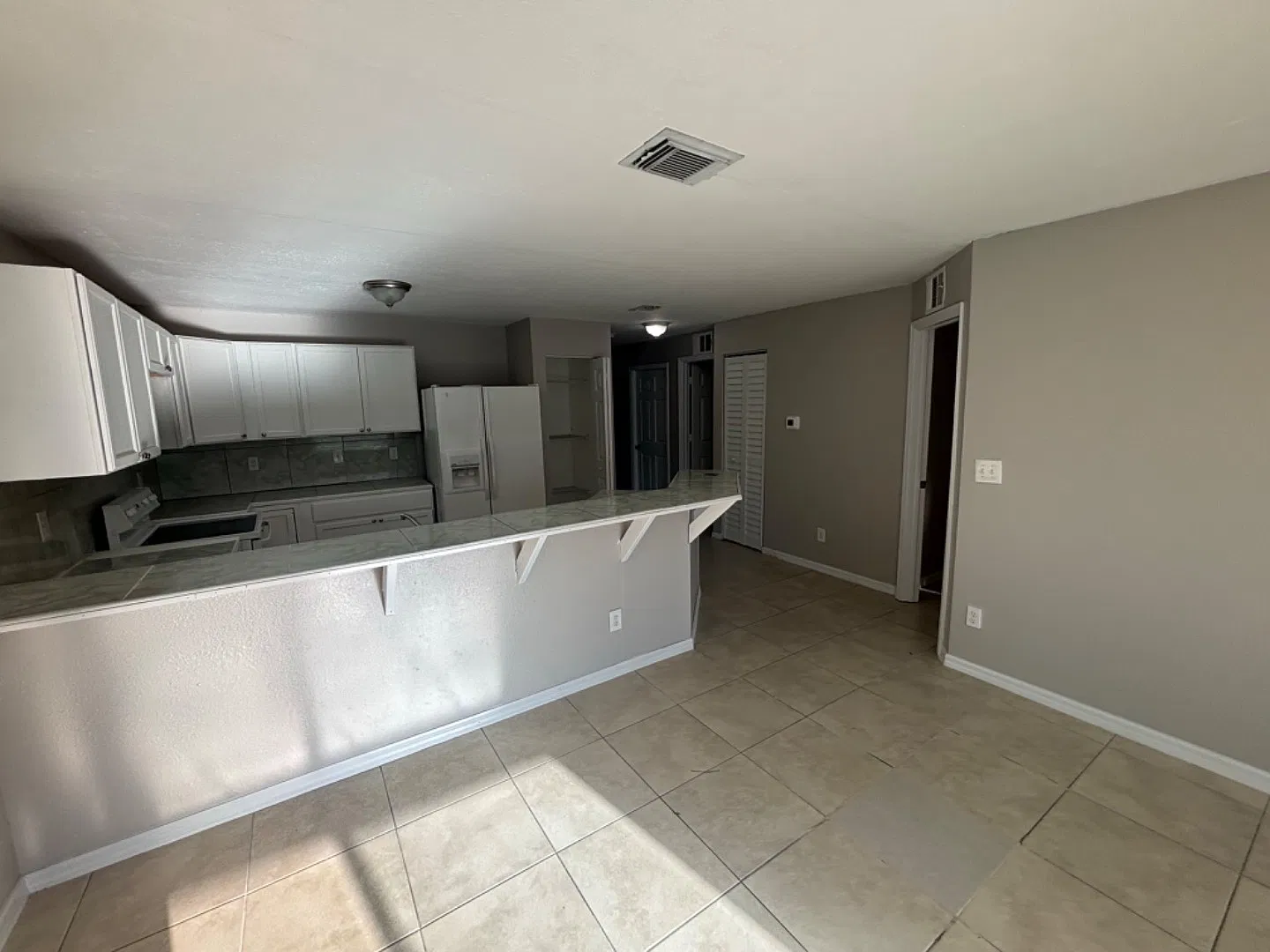 774 Holmes Ave - 774 Holmes Ave — Photo 3