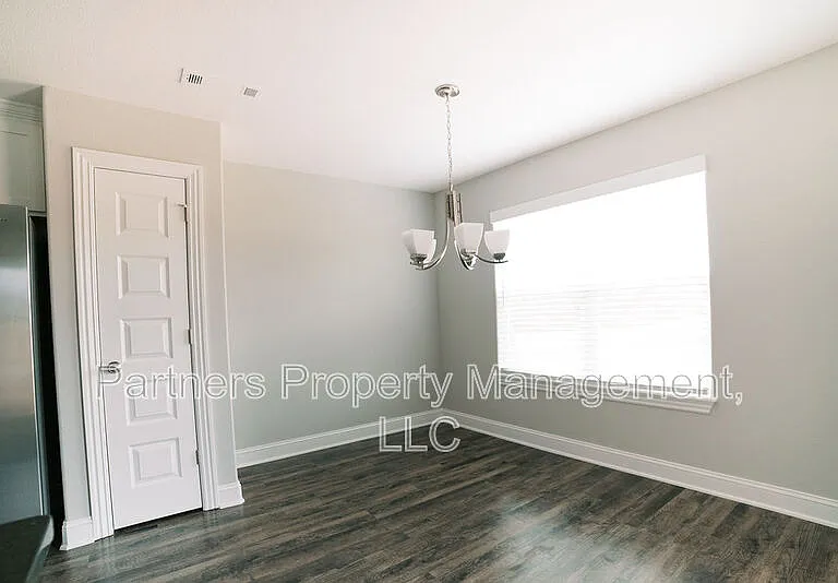 372 Canada Dr — Photo 6