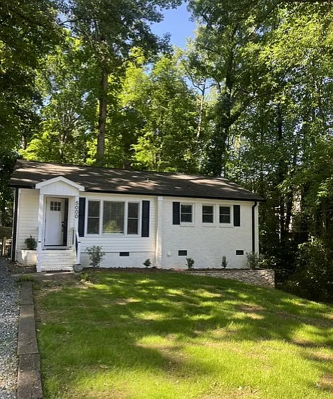 5000 Erickson Rd — Photo 1