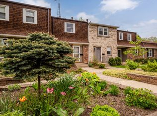 2532 Essex Ct, Saint Joseph, MI 49085