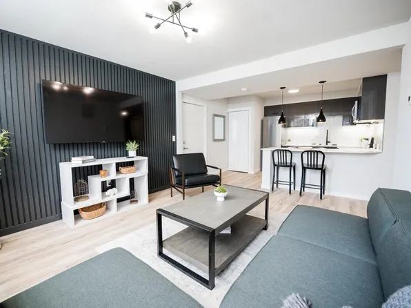 907 W Stoughton St #303, Urbana, IL 61801