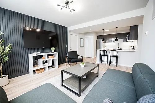 907 W Stoughton St #303 Photo 1