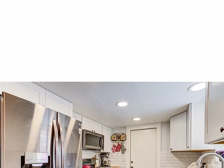 1136 Saint John Cir — Photo 4