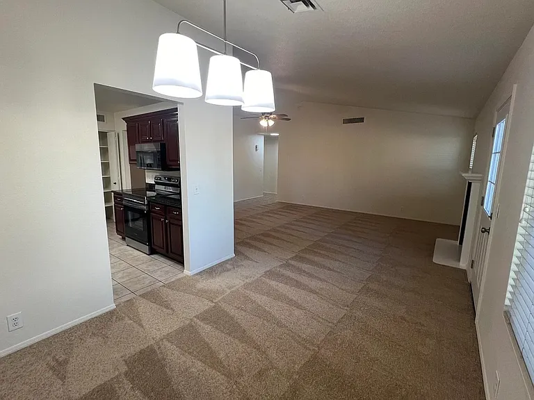 1321 E Morrow Dr — Photo 7