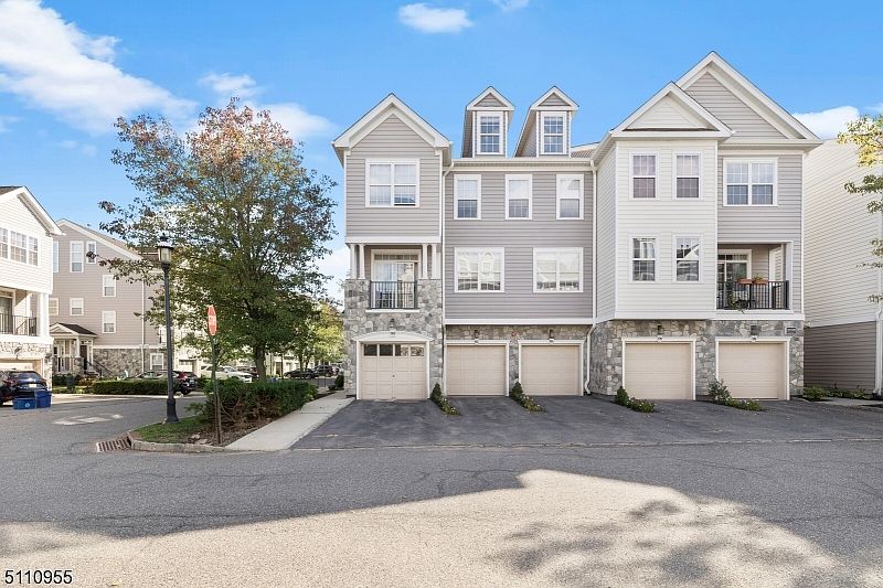 1st image of 180 Winchester Ct