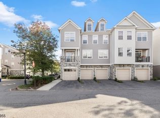 180 Winchester Ct, Clifton, NJ 07013