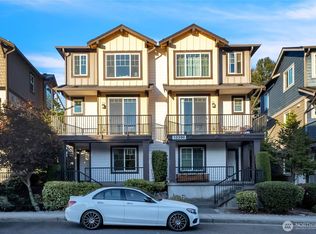 10390 156th Pl NE APT 102, Redmond, WA 98052