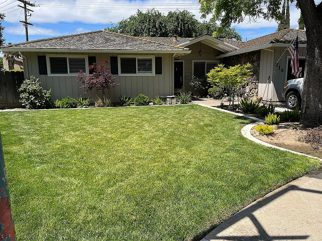 716 Amber St photo 1
