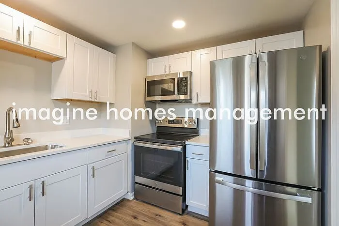9010 W 82nd St — Photo 7