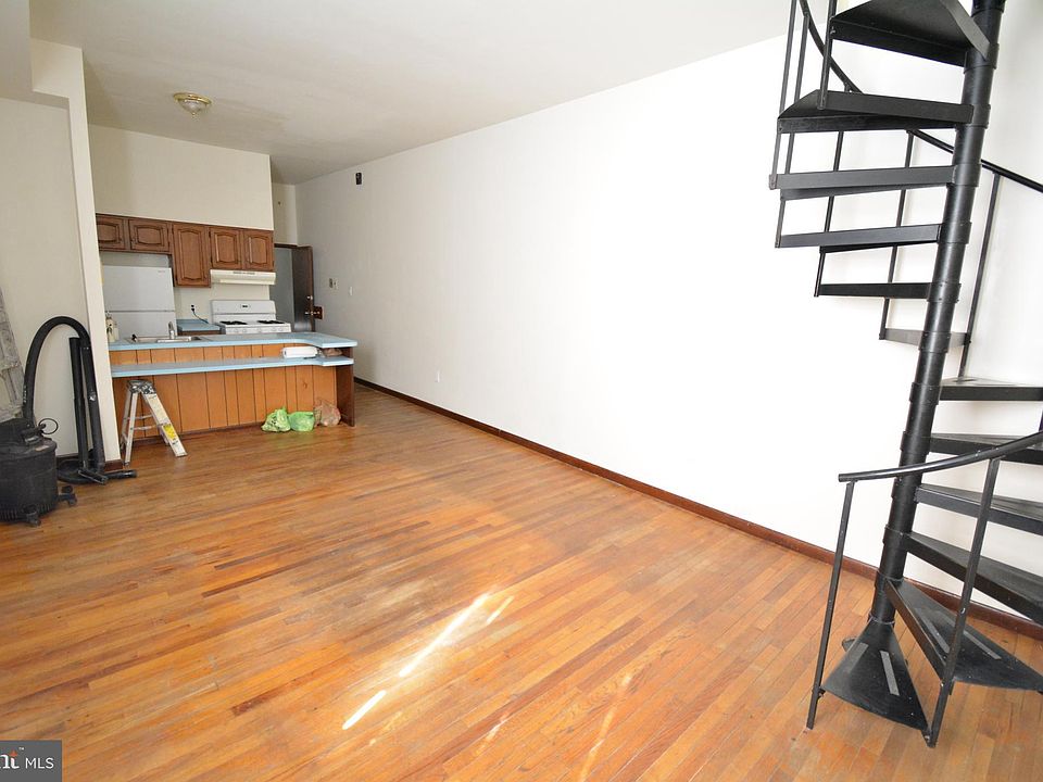 1st image of 1906 Wallace St APT B