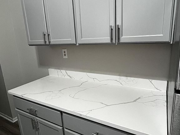 4th image of 4918 S Vincennes Ave APT 2R