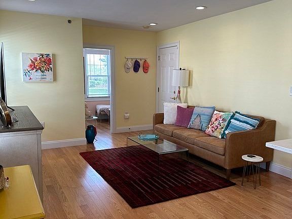 5th image of 9 Belmont St APT 2