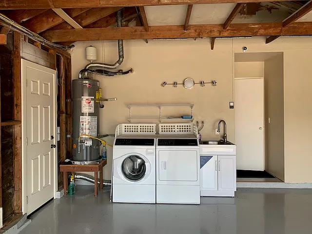 9005 Chart House St — Photo 14