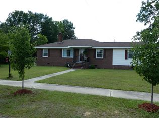 309 McLeod Ct, Manning, SC 29102