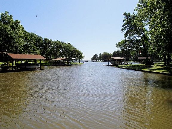 2nd image of 125 Azalea Ct