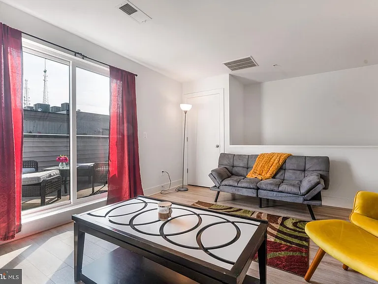 317 Riggs Park Pl NE — Photo 32