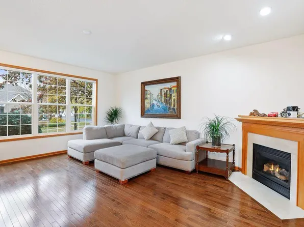 9769 Gable Dr, Eden Prairie, MN 55347