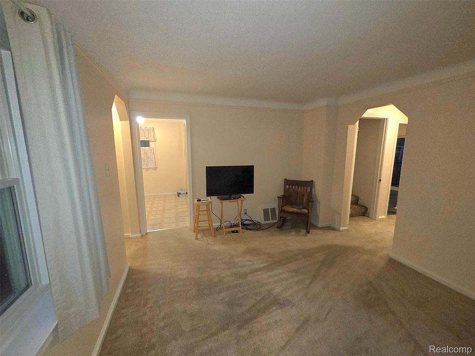 294 Charlevoix St, photo 10