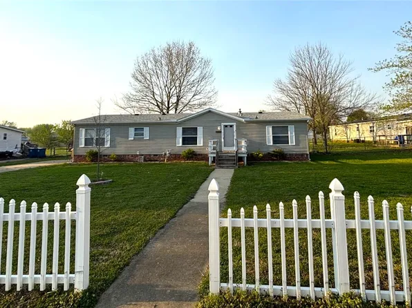 2304 John Montgomery Cir, Pea Ridge, AR 72751