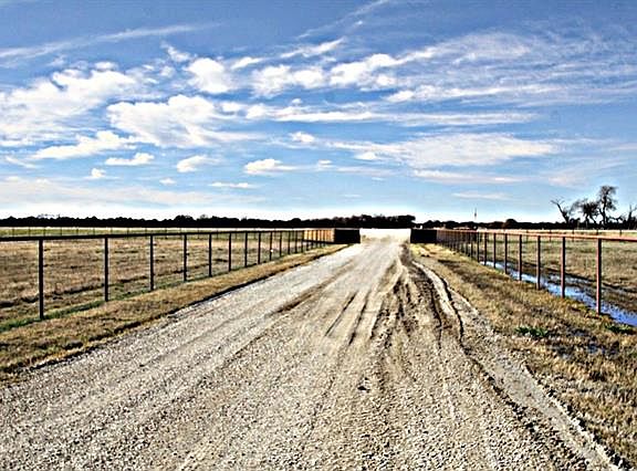 4th image of 15084 Highway 377
