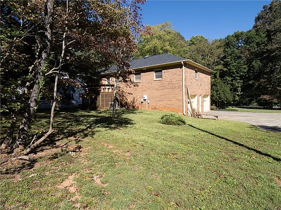 3rd image of 213 Timberwood Trce