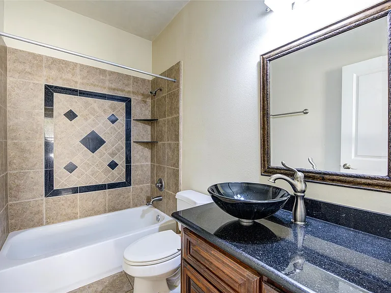5813 Washington Ave #B — Photo 34