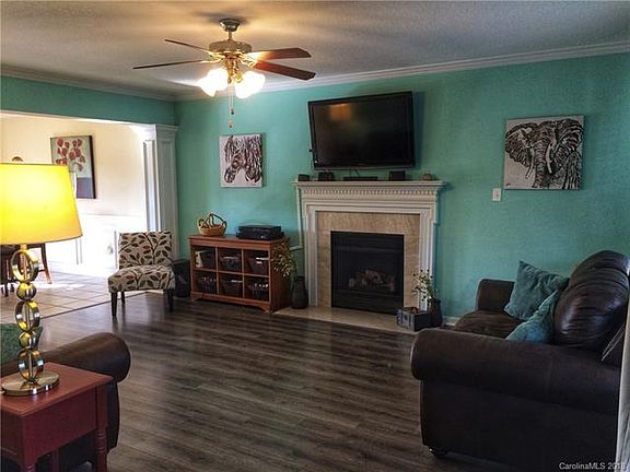 5th image of 102 Marcella Dr