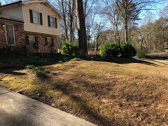 4th image of 32 Huntwood Dr SE
