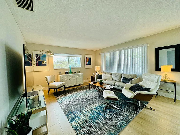 3201 NE 29th St #308 — Photo 12